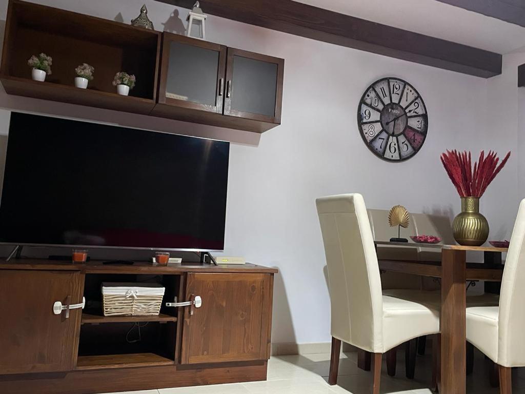 Vivienda Ubuntu Apartment Los Llanos De Aridane Bagian luar foto